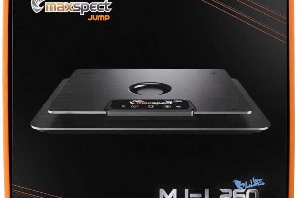 Maxspect MJL 260 Jump LED maxspect aquarium light over reef tank